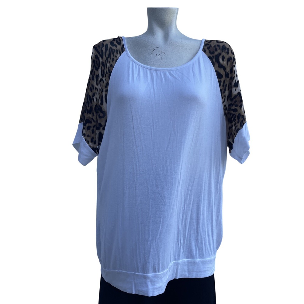 Womens Plus Size 1-2x White Tshirt Blouse With Animal Print Sleeve‎ Accent VOLL